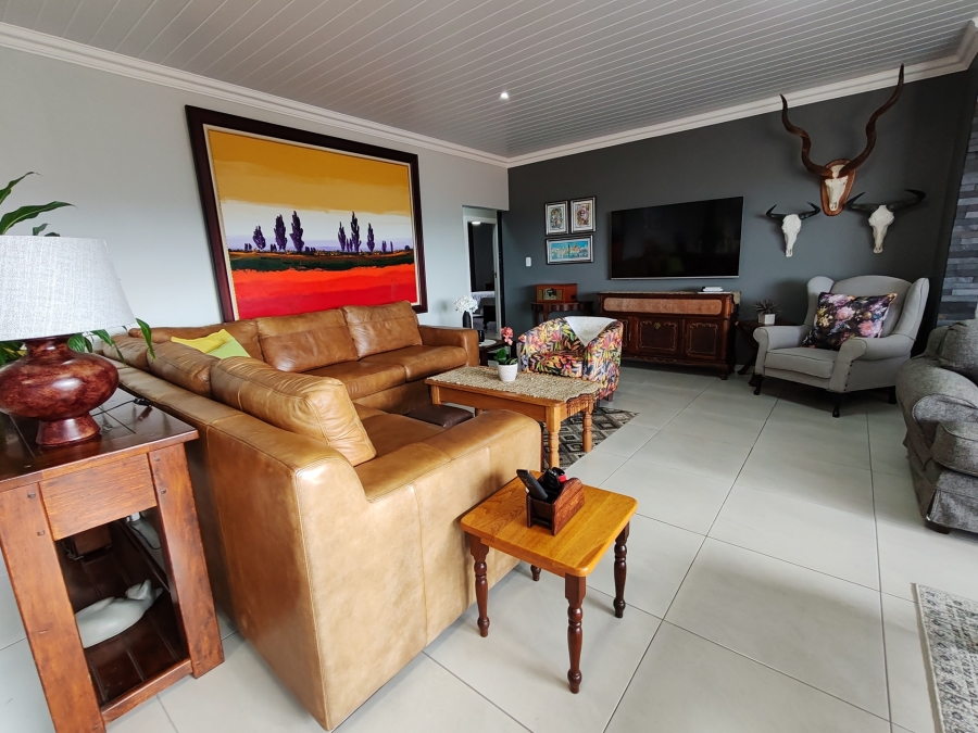 3 Bedroom Property for Sale in Avonddans Western Cape